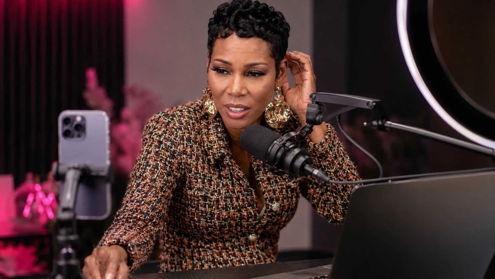 Rise Through Social Media - tia kemp age