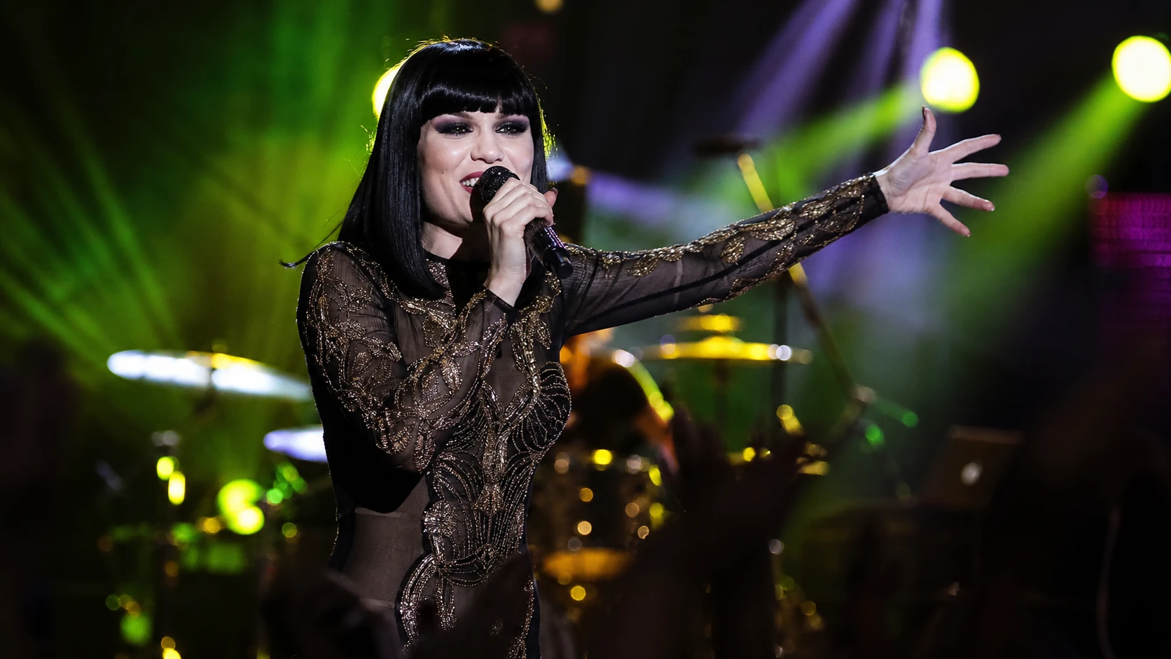 Career Breakthrough - jessie j got an mri after hitting her head